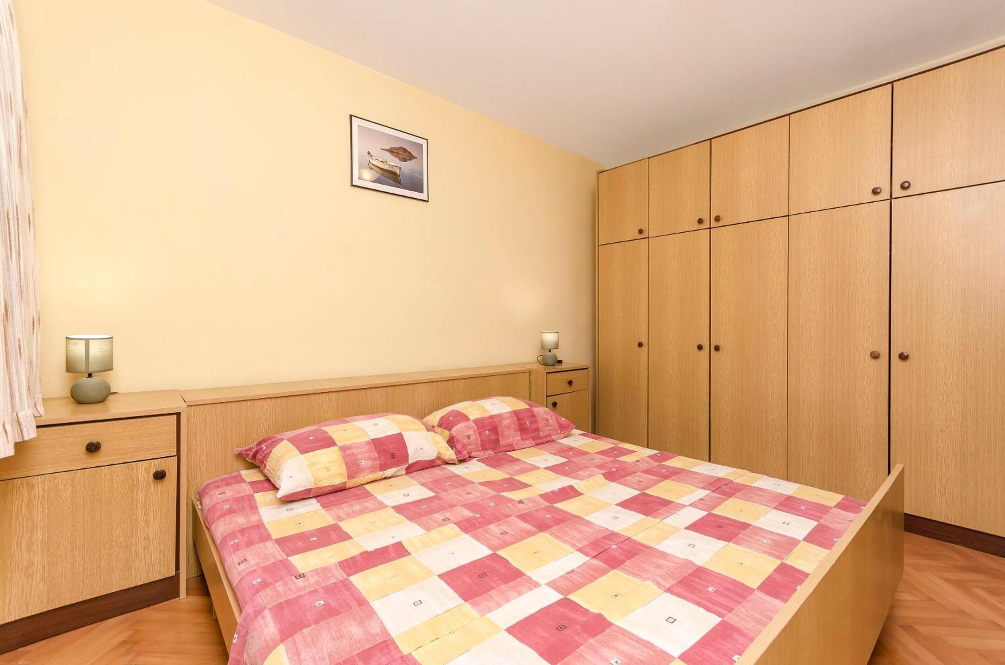 Apartment Branka Тисно Екстериор снимка
