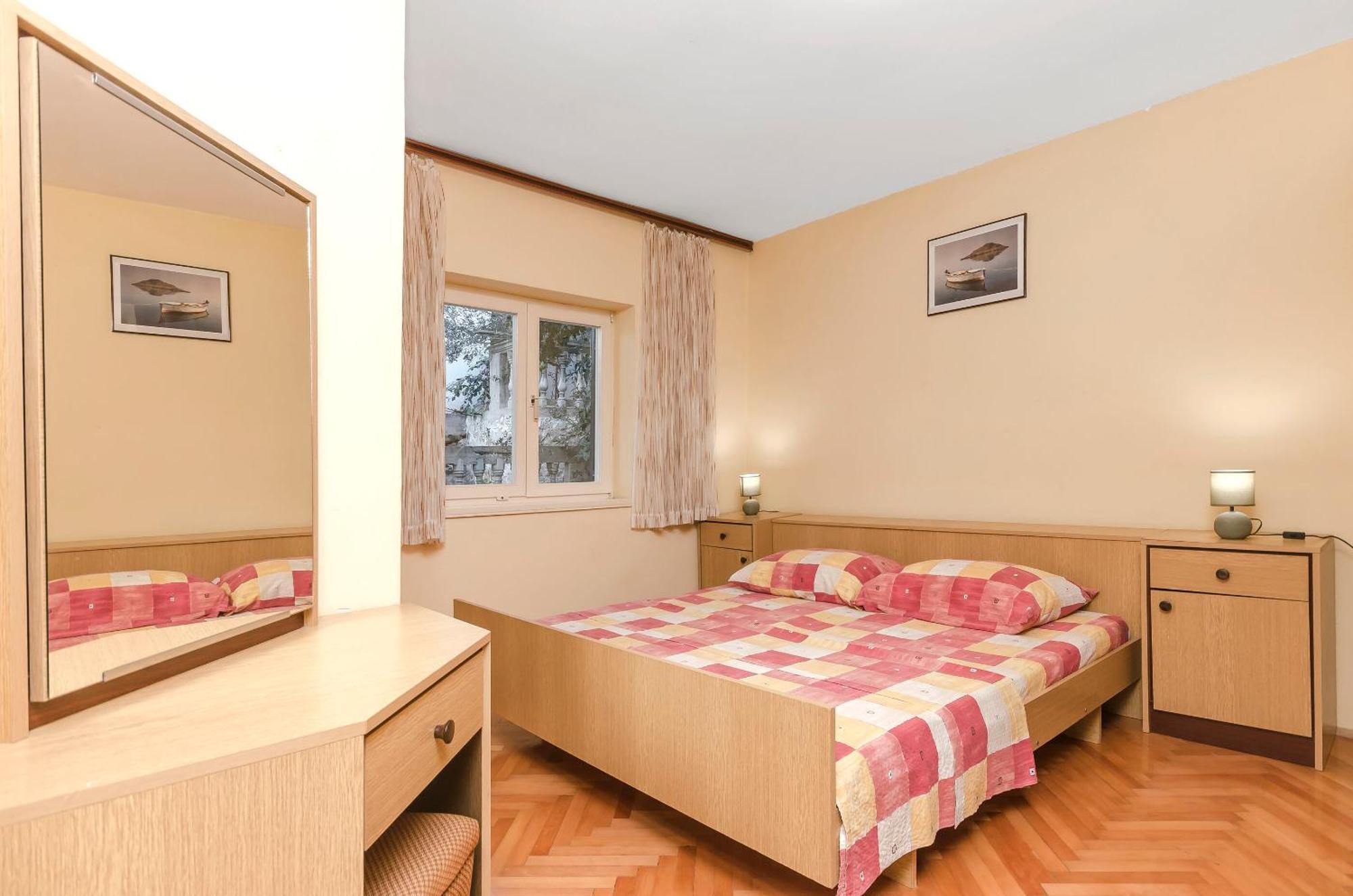 Apartment Branka Тисно Екстериор снимка