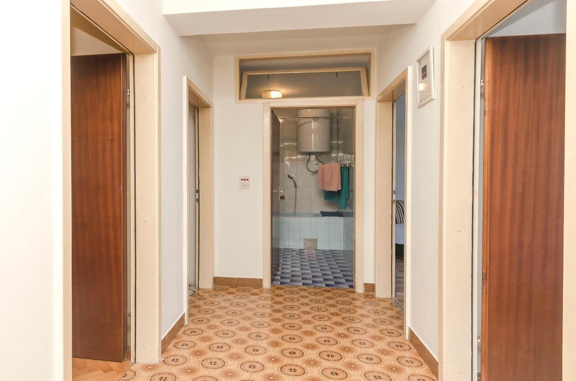 Apartment Branka Тисно Екстериор снимка