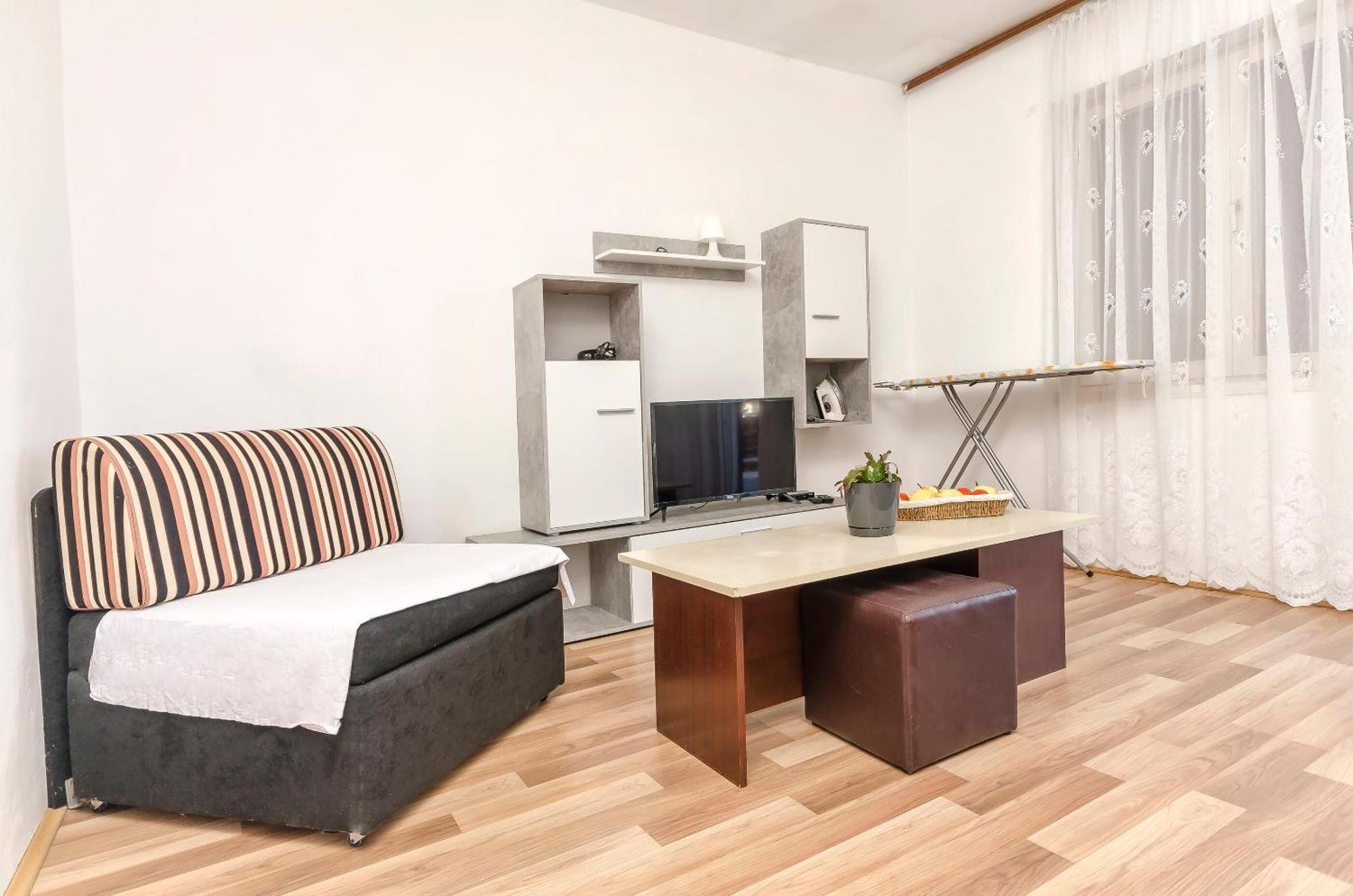 Apartment Branka Тисно Екстериор снимка
