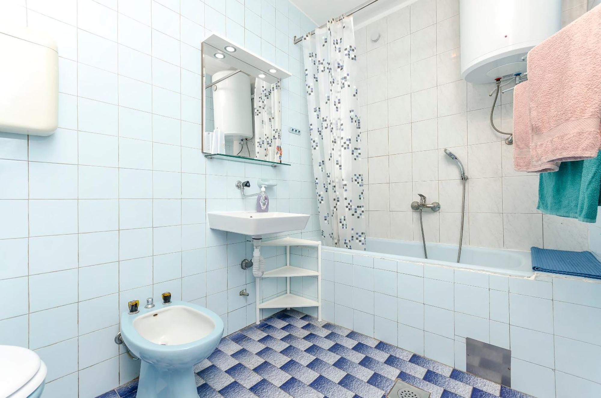 Apartment Branka Тисно Екстериор снимка